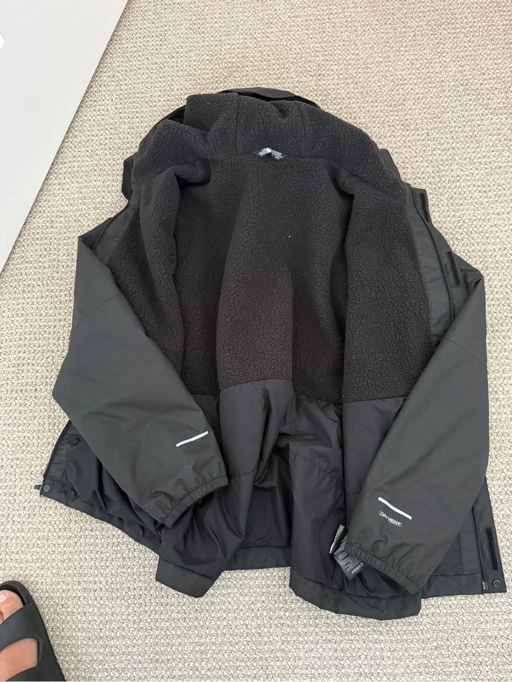 The North Face Teen Boy XL Insulated Fleece-Lined Antora Rain Jacket Black